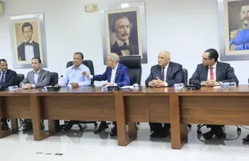 Abel Martínez recibe a los observadores internacionales del CONEP