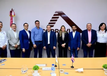 Abel Martínez destaca la implementación de políticas públicas para el impulso del sector construcción.