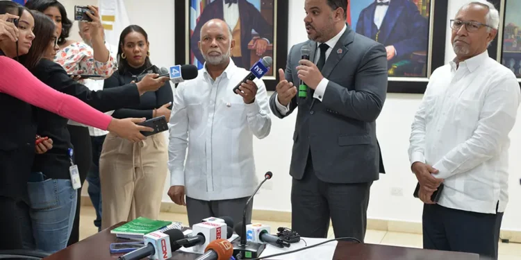 A partir de junio maestros recibirán aumento salarial en un 10%