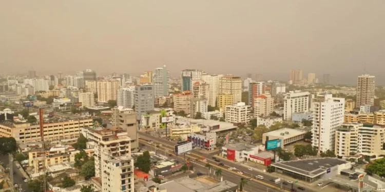 ¿Cómo protegerse de polvo del Sahara y el calor?