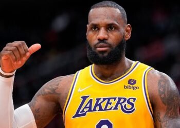 LeBron indeciso sobre futuro como jugador