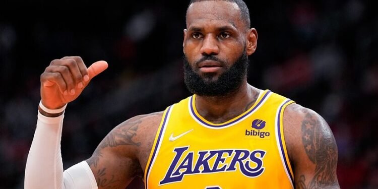 LeBron indeciso sobre futuro como jugador