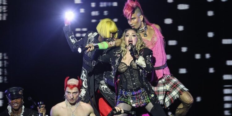 Madonna convirtió la playa carioca de Copacabana en la mayor discoteca del mundo