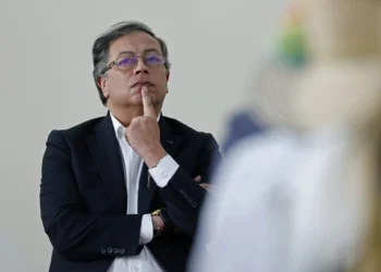 El máximo jefe del ELN acusa a Petro de recibir dinero de extorsiones cuando era guerrillero