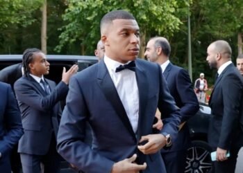 Mbappé organiza una gran cena de despedida en París