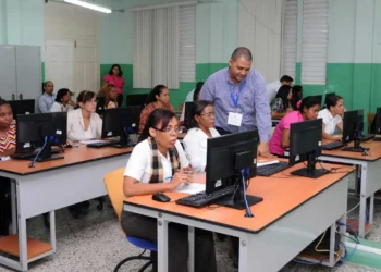 Más de 47 mil postulantes se registran en el Concurso de Oposición Docente Focalizado