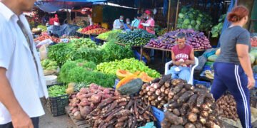 Productos de mayor consumo continúan subiendo de precios