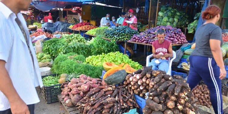 Productos de mayor consumo continúan subiendo de precios