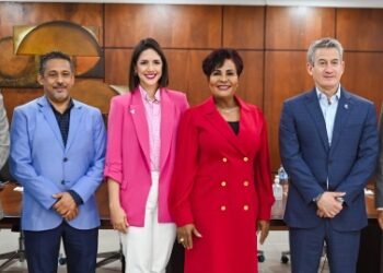 Superintendencia de Seguros concluye Semana del Seguro con un importante panel organizado por CADOAR y gremios del sector asegurador