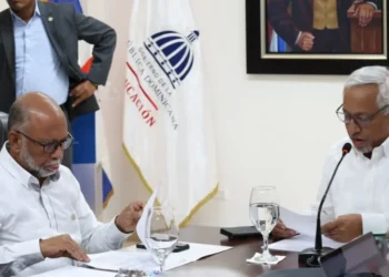 ADP acepta aumento salarial del 10% con condiciones