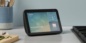 Amazon podría cobrar una suscripción mensual por una versión de su asistente Alexa con IA