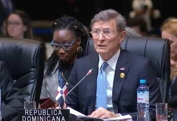 Canciller dominicano insta a enfrentar el sargazo como emergencia