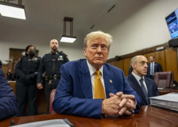 Los miembros del jurado en el juicio por dinero silencioso de Trump escuchan la grabación de una llamada fundamental sobre el plan para comprar una historia de aventura