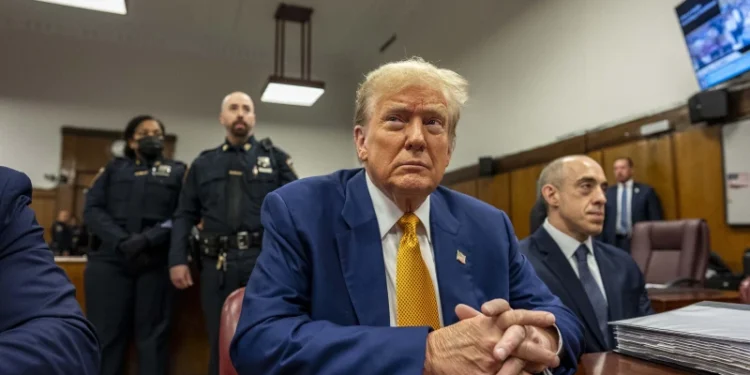 Los miembros del jurado en el juicio por dinero silencioso de Trump escuchan la grabación de una llamada fundamental sobre el plan para comprar una historia de aventura