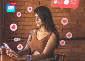 33% de las mujeres sienten presión por alterar su apariencia por imágenes que ven en redes sociales