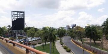 Construyen el Los Próceres con Kennedy la valla publicitaria ‘más grande del Caribe’