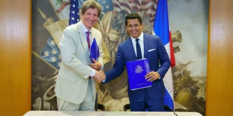 RD y EU firman acuerdo cielo abierto tras 25 años negociaciones