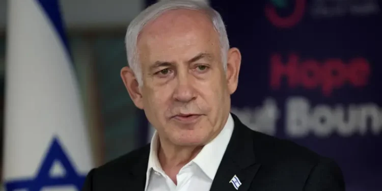 «Netanyahu camina por la cuerda floja»: el dilema del primer ministro de Israel ante el alto el fuego en Gaza que le exige EE.UU.