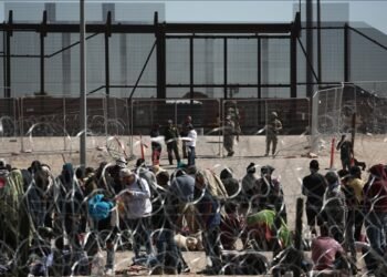 La mayoría de los estadounidenses, incluyendo los latinos, apoyan la deportación masiva.