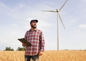 El dilema que enfrenta España por producir demasiada electricidad con energías renovables