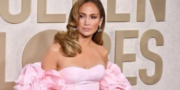 Jennifer López cancela su gira para pasar tiempo con sus hijos, familia y amigos