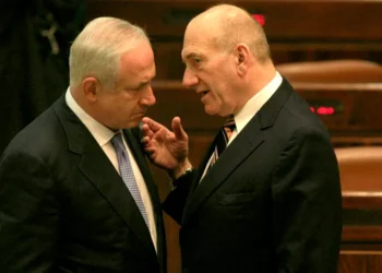 Olmert, ex primer ministro israelí, pide echar a Netanyahu antes de que destruya el país