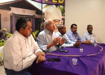 Técnicos y Profesionales del sector agropecuarios del PLD tratan la situación de precariedades del campo.