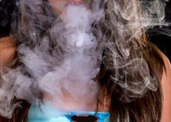 Joven de 17 años pierde parte de un pulmón por vapear