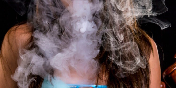 Joven de 17 años pierde parte de un pulmón por vapear