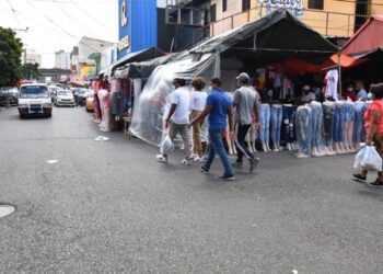 Aceras para todo, menos para uso de los peatones