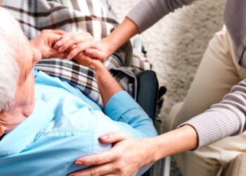 Gobierno implementa plan piloto sobre cuidadores familiares a domicilio