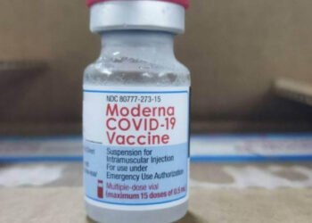 Moderna dice que su vacuna combinada contra gripe y covid es más efectiva que por separado