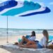 Adiós a la sombrilla en la playa: el genial invento que da sombra para cuatro personas y se instala fácil en tres minutos