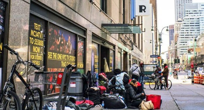 Nueva York alcanza su nivel más alto de personas sin hogar en casi dos décadas