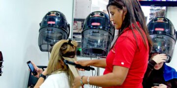 Servicios en salones de belleza son cada vez más caros y básicos, afirman sus clientas