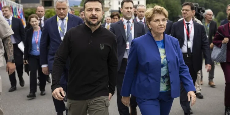 Zelenski abre la cumbre de paz sobre Ucrania apelando a la multilateralidad para poner fin a la guerra