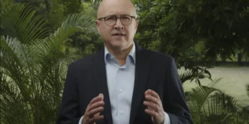 Francisco Domínguez Brito anuncia su candidatura a la presidencia del PLD