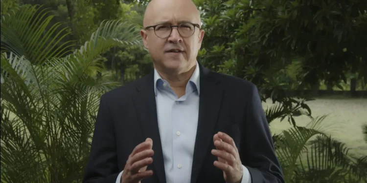 Francisco Domínguez Brito anuncia su candidatura a la presidencia del PLD