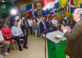 Expertos dicen no hay necesidad de modificar Constitución de RD