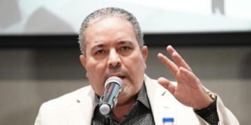 Félix Cabrera acepta igualar la oferta a Lidom