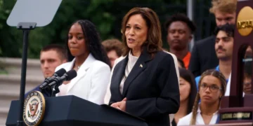 Kamala Harris debuta como aspirante presidencial y destaca la labor de Joe Biden