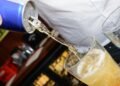 Los riesgos de combinar alcohol con bebidas energizantes