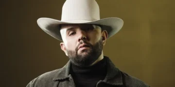 Carin León, cantante de música regional mexicana, se presentará por primera vez en la República Dominicana