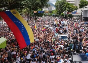 Oposición y chavismo se movilizan en una jornada de máxima tensión en Venezuela