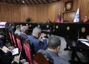 Supremo de Venezuela pide al ente electoral las actas de escrutinio de las presidenciales