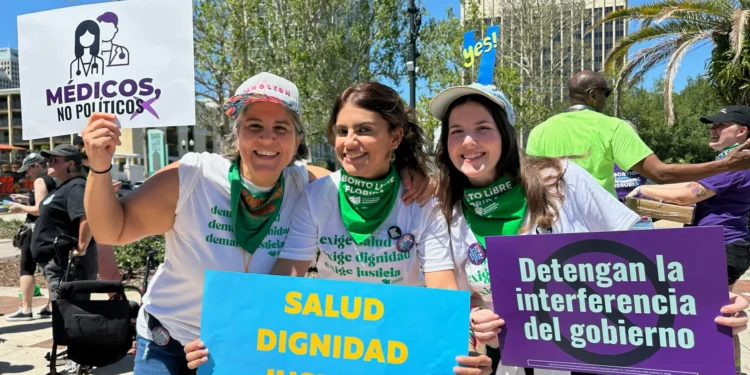 El derecho al aborto enfrenta una prueba de fuego en diez estados que votarán sobre el tema en EE.UU.