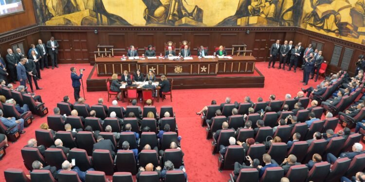 ¿Cual es el procedimiento para modificación de la Carta Magna?