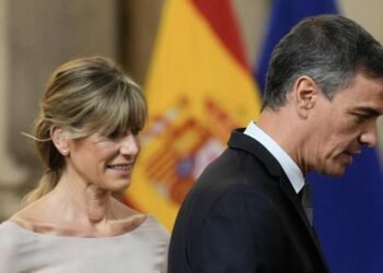 La esposa del presidente del gobierno de España se querella a su vez contra el juez que la investiga