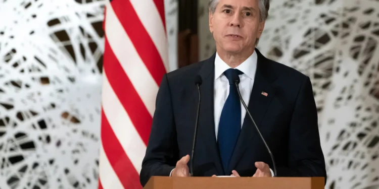 Blinken habla con González Urrutia y Machado y les expresa “preocupación” por su seguridad