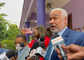 Radhamés Camacho dice ministro de Educación minimiza cantidad de alumnos quedará fuera de las aulas